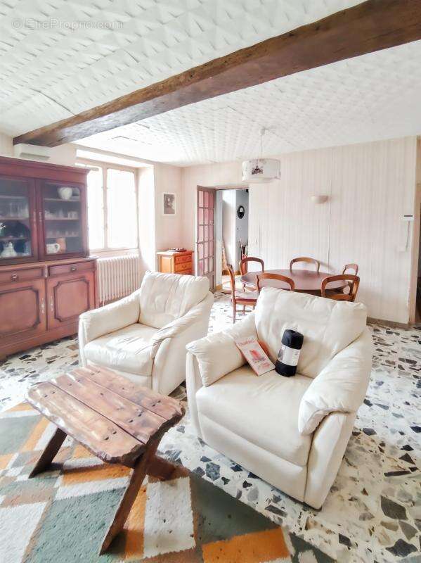 Maison à MOISY