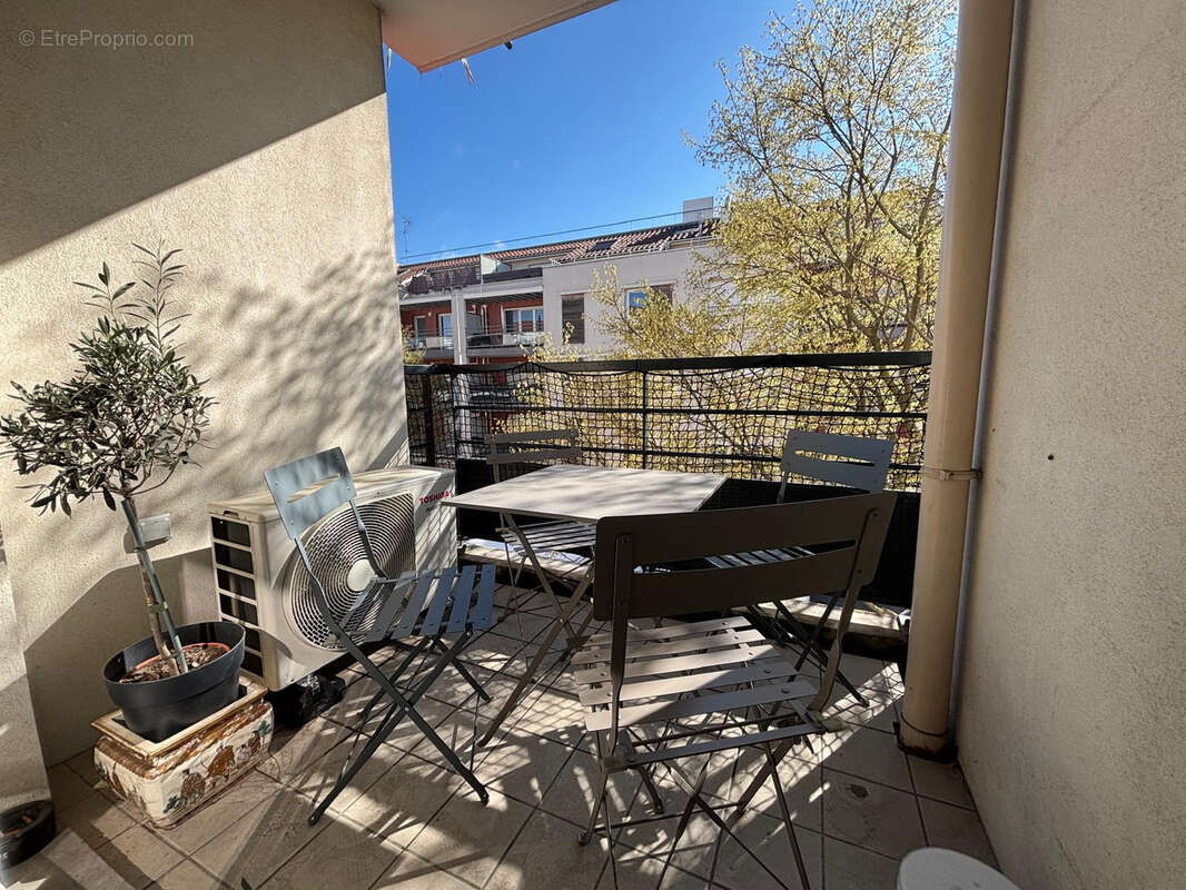 Appartement à MEYZIEU