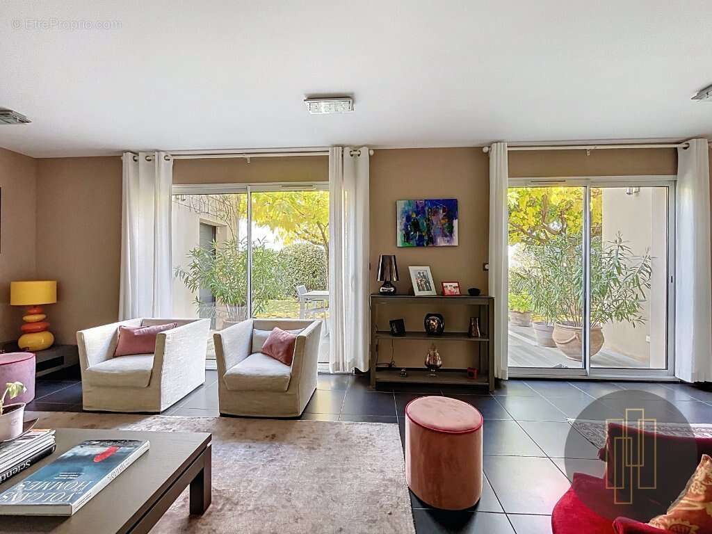 Maison à SAINT-PIERRE-LA-PALUD