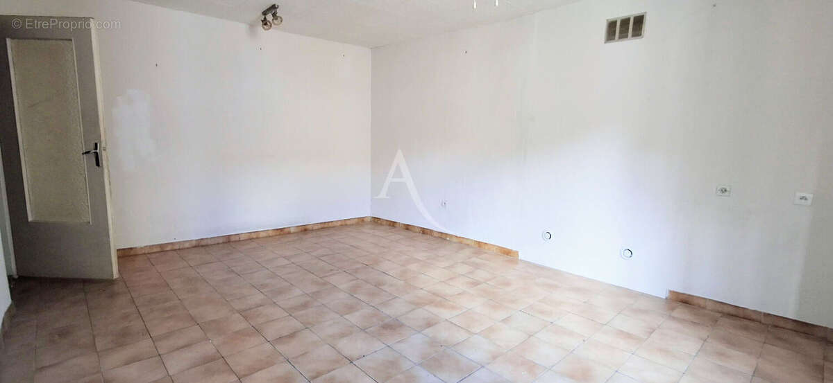 Appartement F5 108M2 avec garage et grenier BEDARIEUX - photo 7