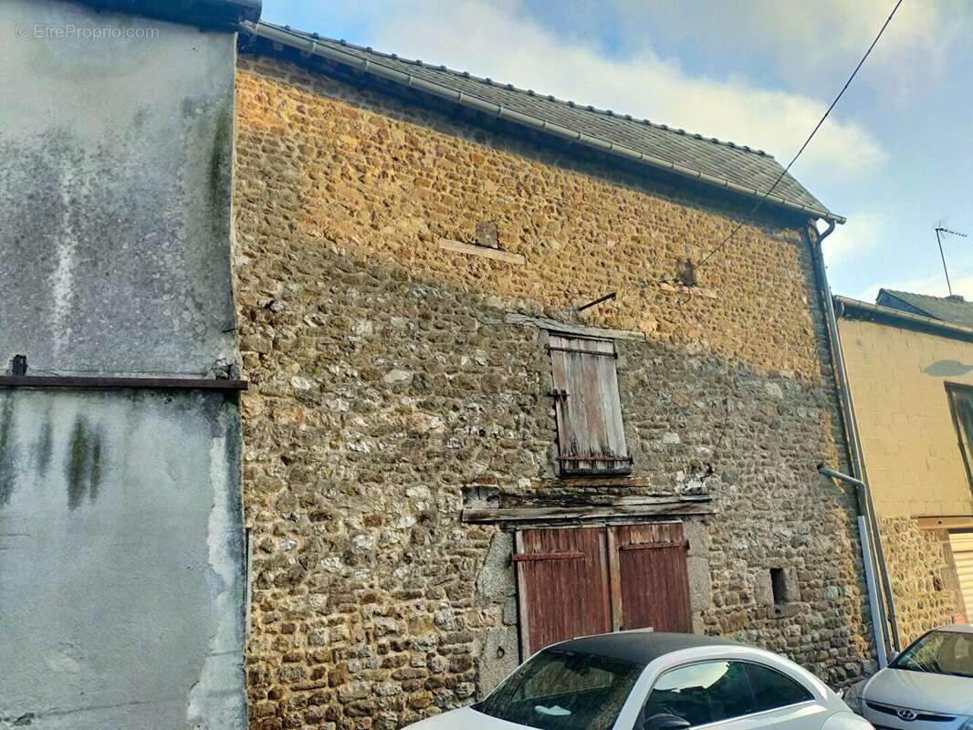 Maison à VILLAINES-LA-JUHEL