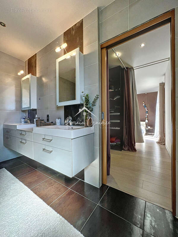 Villa type 6 de 199 m2 sur son terrain de 2122 m2 - photo 19