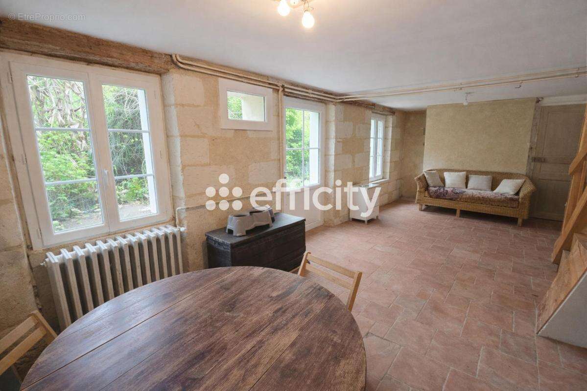 Maison à NEUILLE-PONT-PIERRE