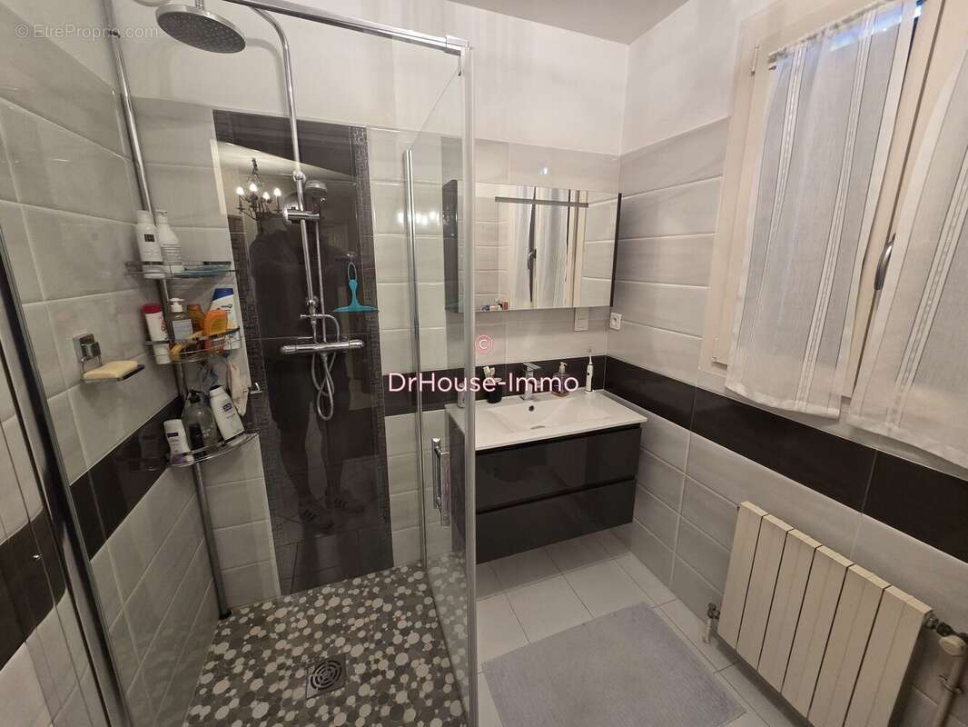 Maison à SAINT-JULIEN-LES-VILLAS