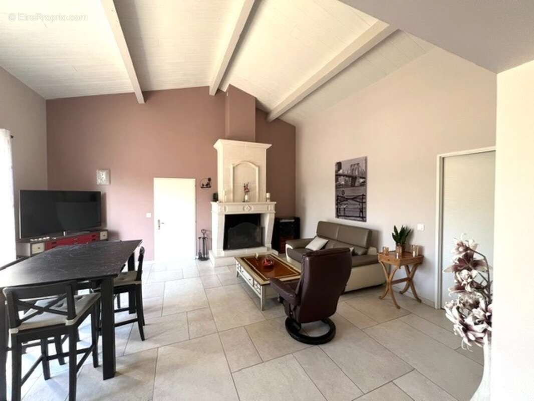 Maison à vendre saint georges des coteaux (17) - photo 9
