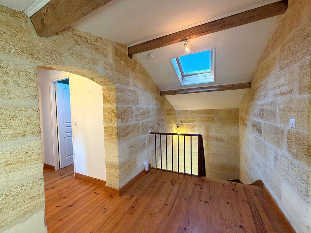 Maison à SAINT-EMILION