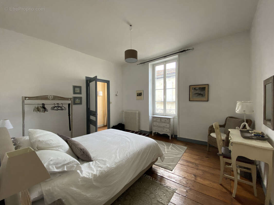 Maison à CHATEAUNEUF-SUR-CHARENTE