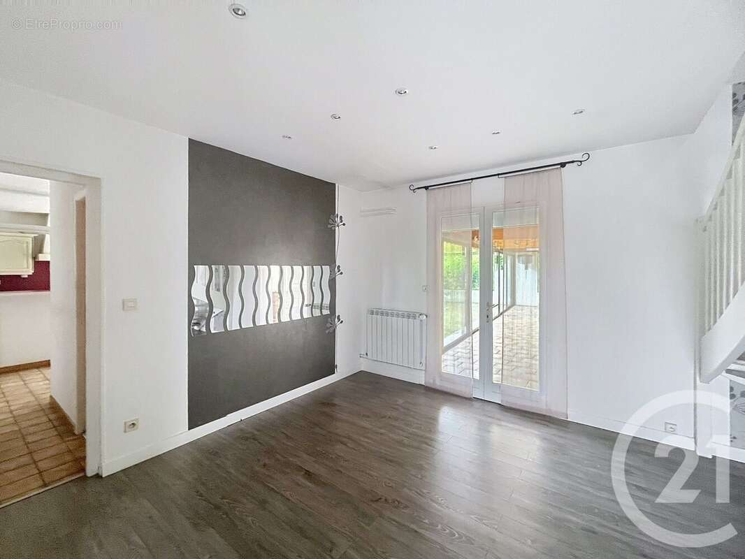 Maison à CHAMPILLON