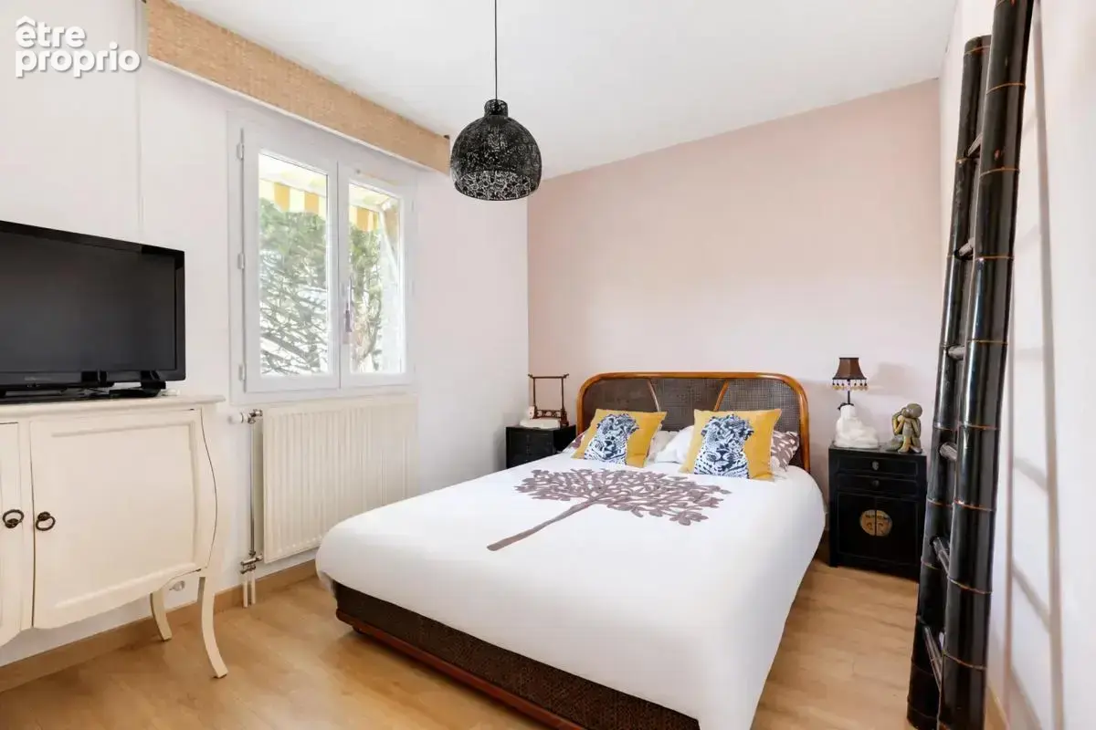 Maison de 4 pièces de 112 m² à Décines-Charpieu - photo 6