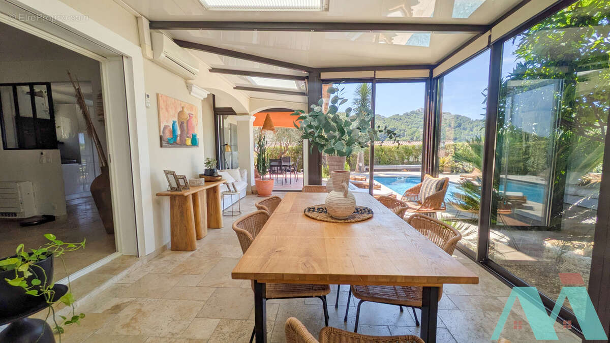 Maison à LE CASTELLET