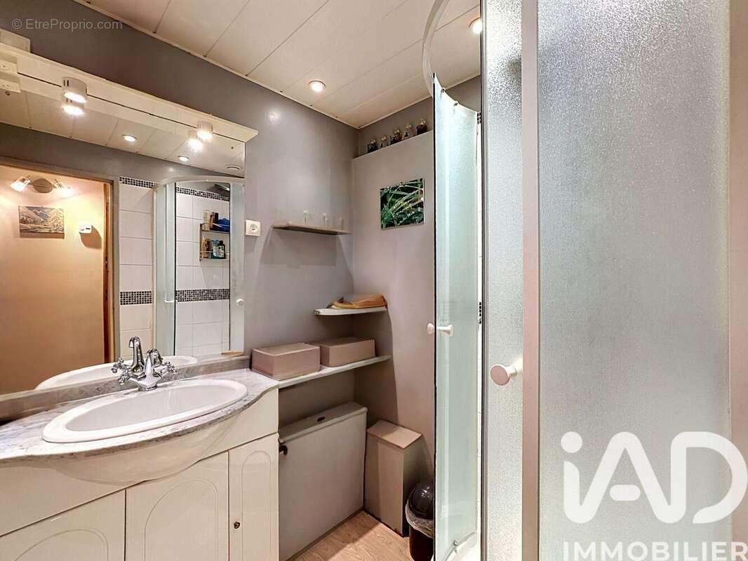 Photo 7 - Appartement à LE MESNIL-LE-ROI