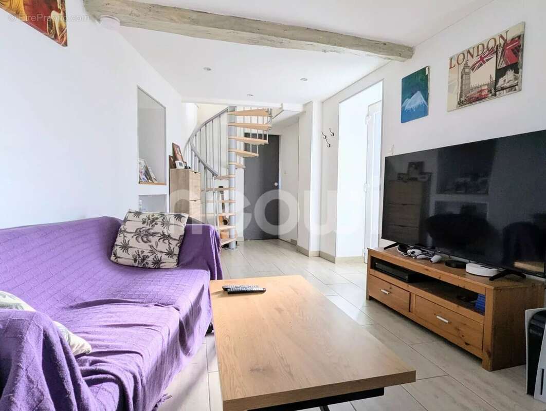 Maison à COMBRONDE