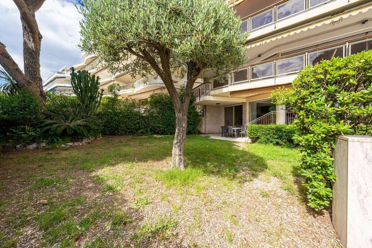Exclusivite - cannes - pointe croisette - rdj vue mer 168 m² - photo 4