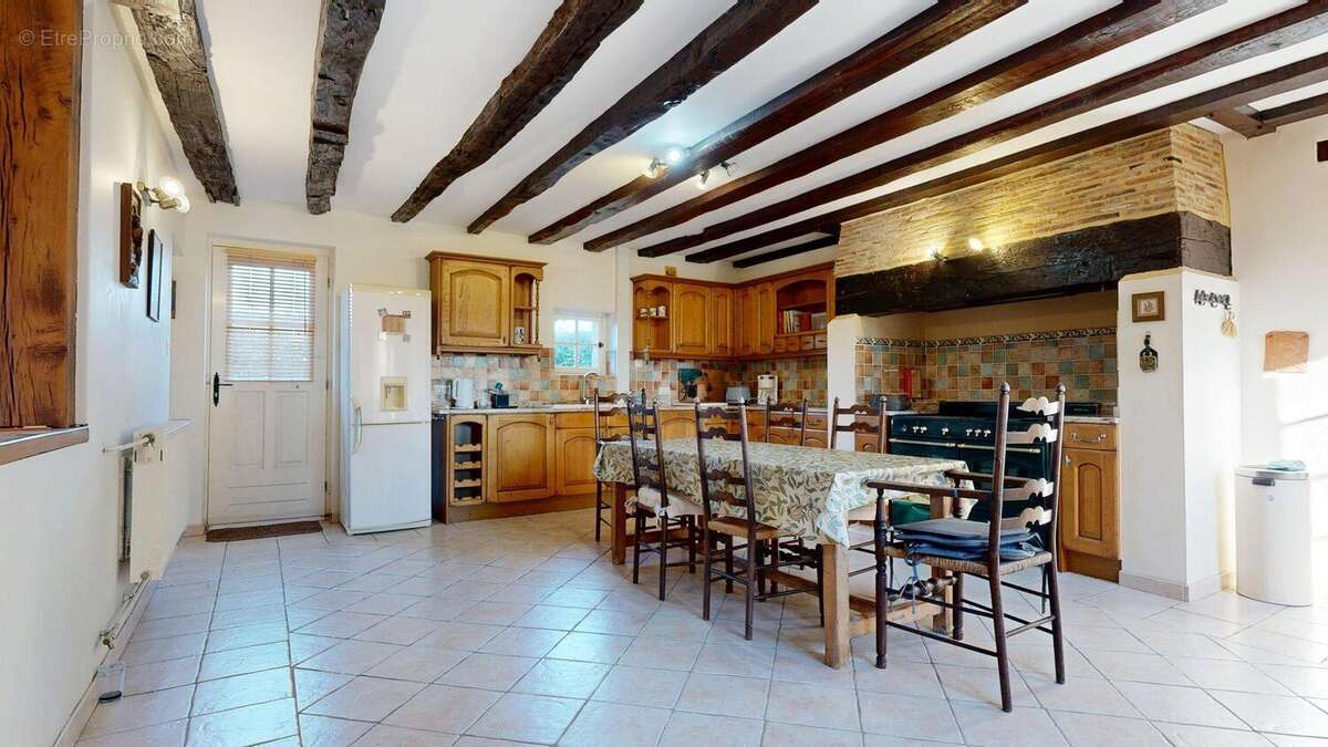 Maison à SAINT-FELIX-DE-REILLAC-ET-MORTEMART