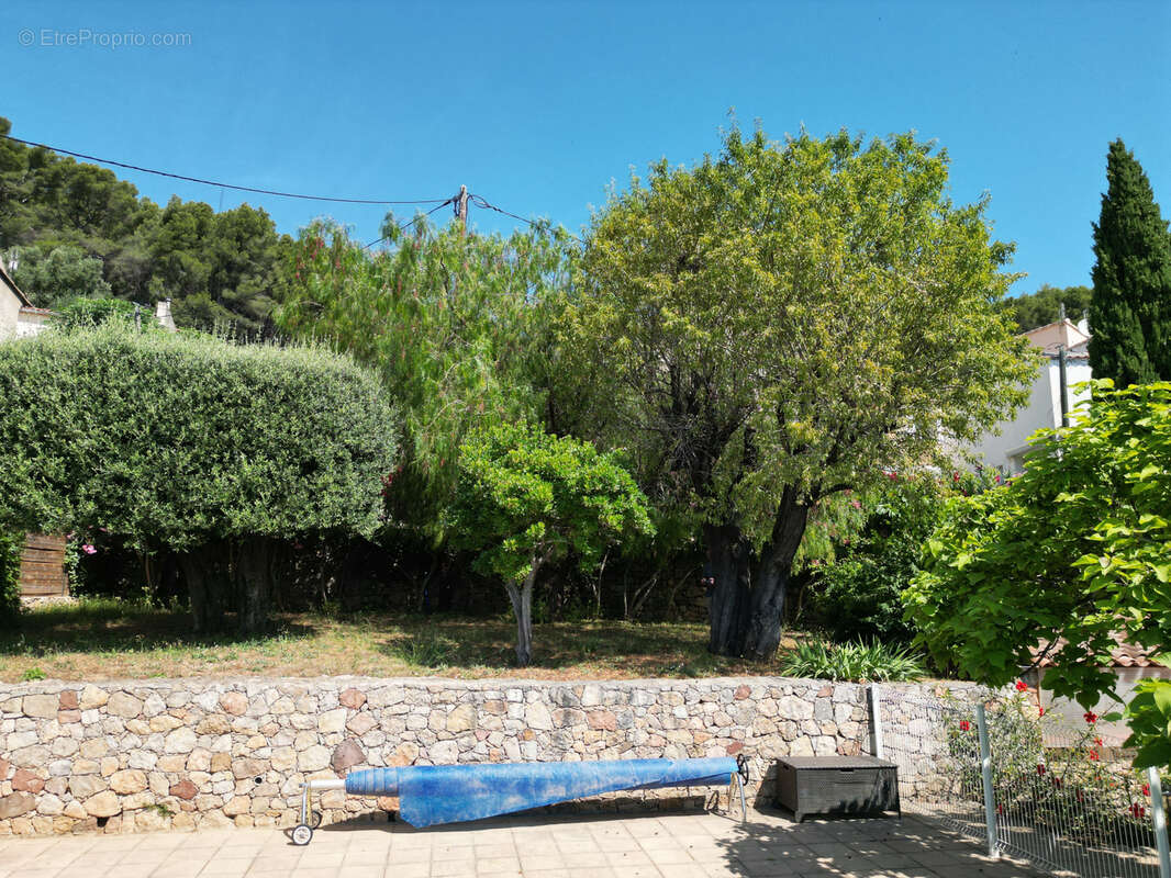 Terrain à LA FARLEDE