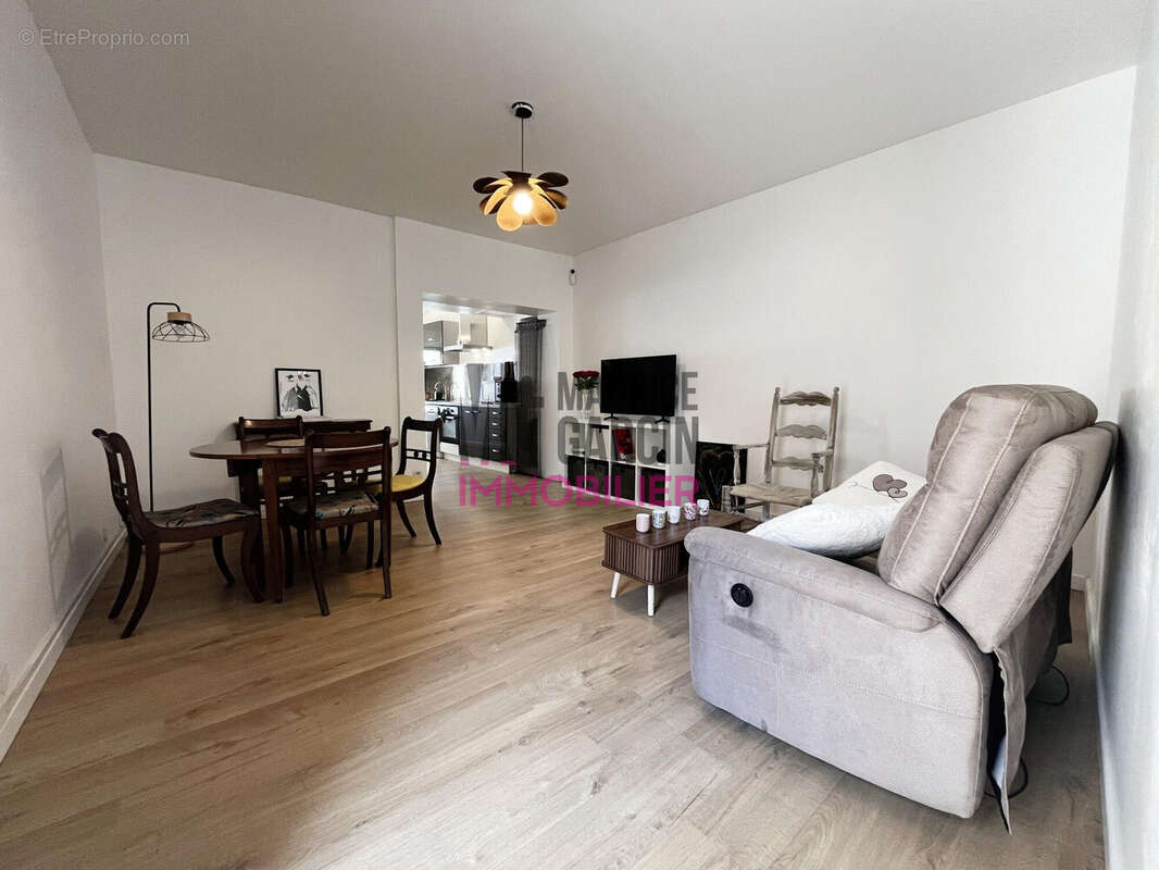 Appartement à L'ISLE-SUR-LA-SORGUE