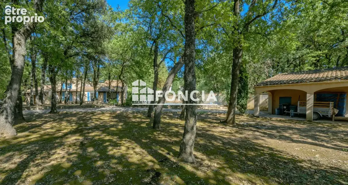 Rochefort-du-Gard — Spacieuse maison de caractère de 202 m² avec terrain arboré et piscine - photo 11