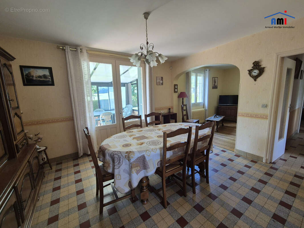 Maison à MOUTIERS-AU-PERCHE