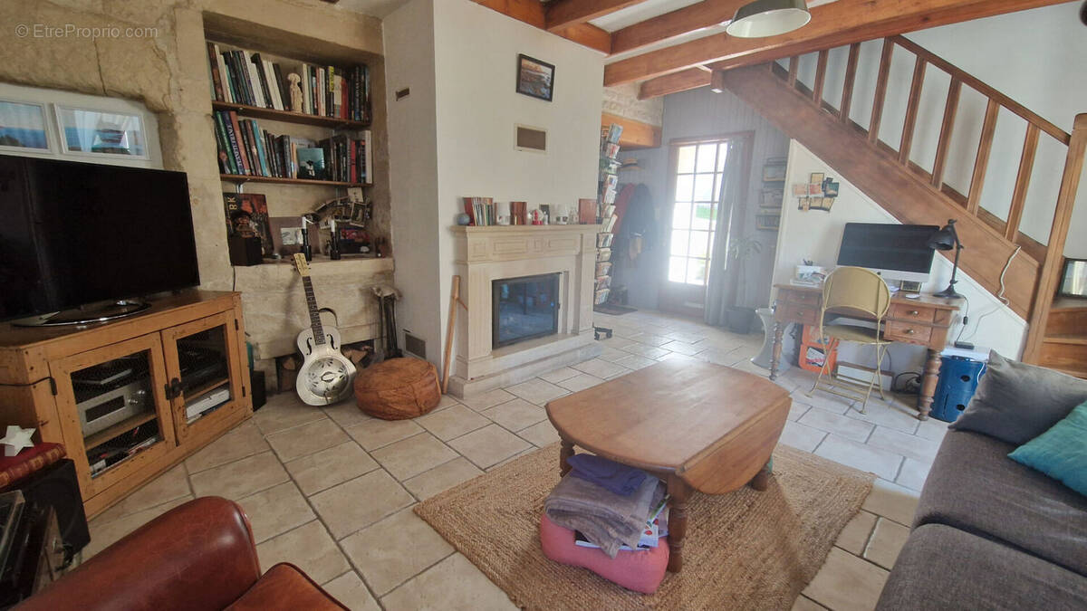 Maison à SAINT-GELAIS