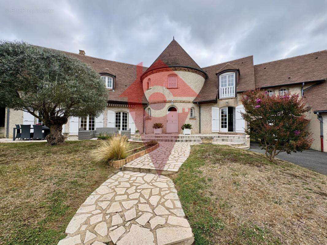 Maison familiale d'exception à orgeval (78)   232 m2   5 cha - photo 2