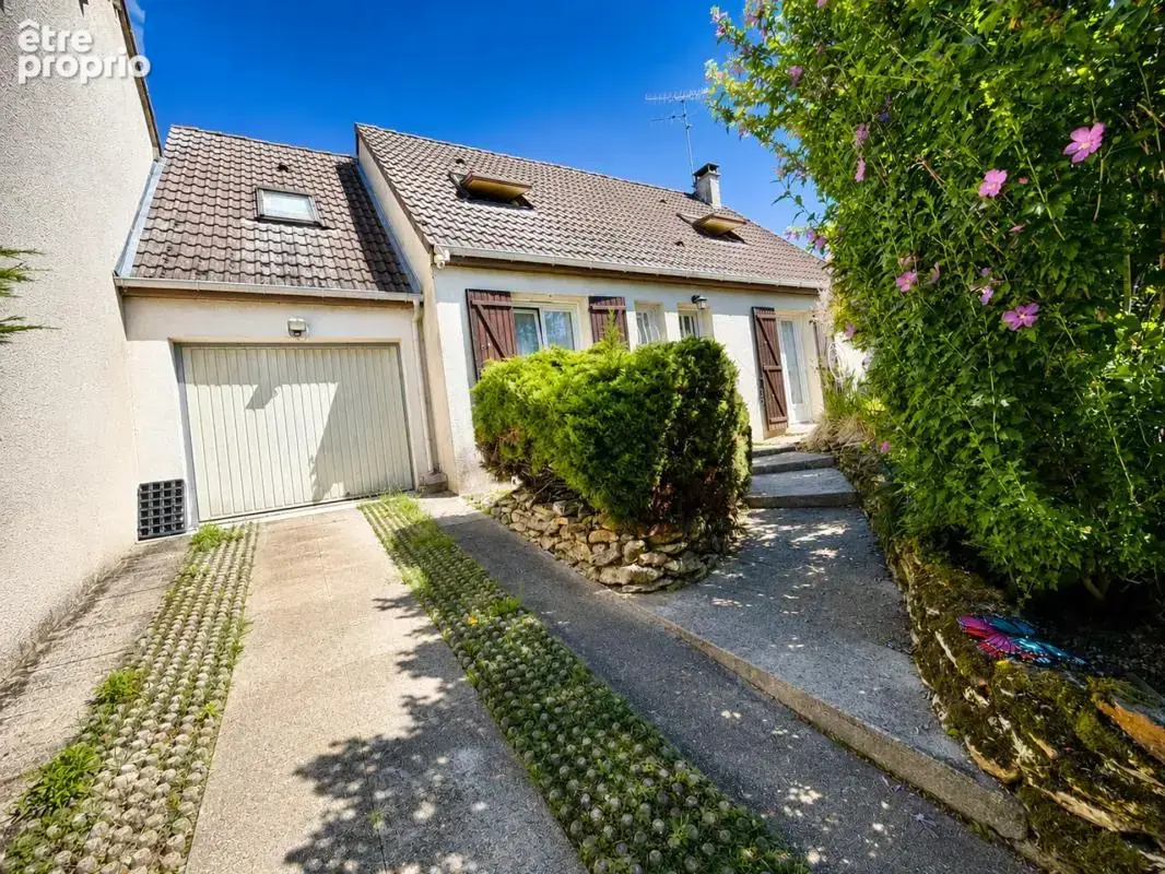 Maison à COURPALAY