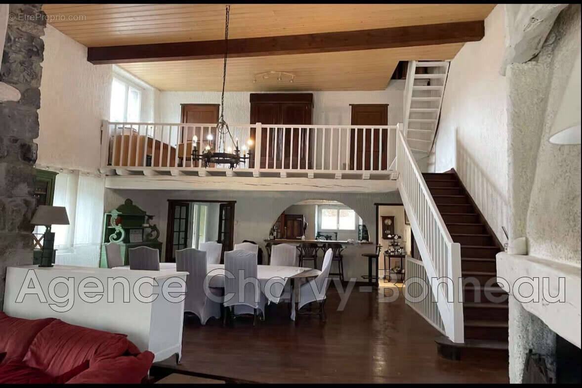 Maison 270 m² à Montjoie-En-Couserans  - photo 5