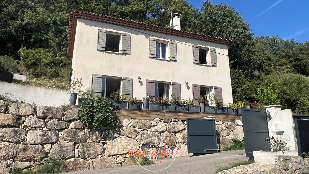 Maison à CARROS