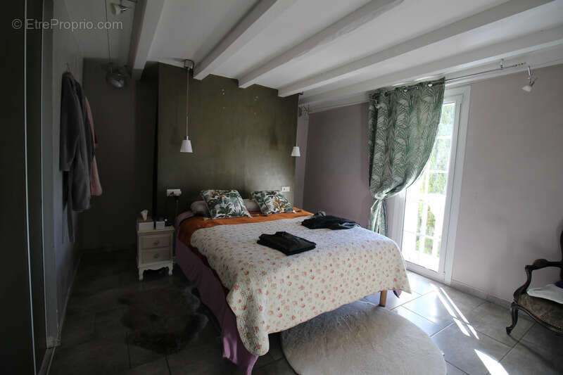 Maison à UCHACQ-ET-PARENTIS