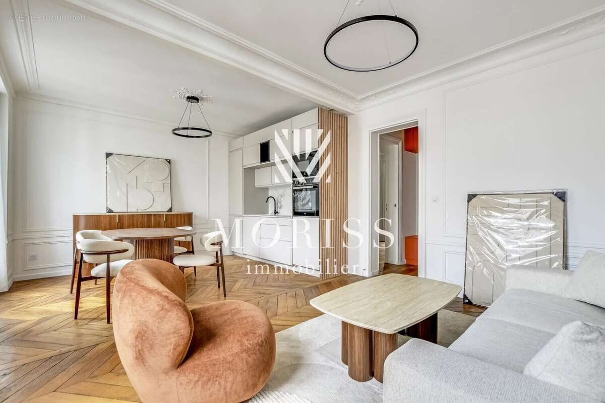 Appartement à PARIS-17E