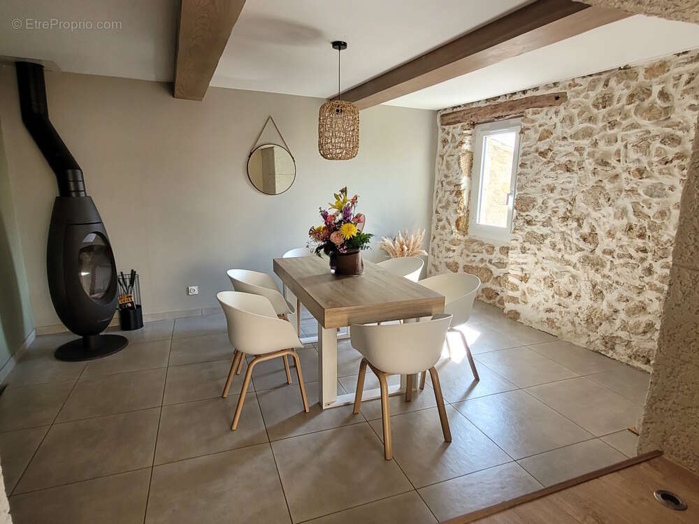 Superbe maison de village rénovée avec caves et terrasses. - photo 6