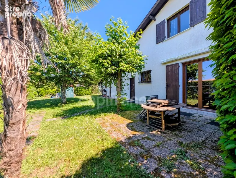 Maison à vendre 7 pièces LEOGNAN (33) - Garage - Piscine - 5 chambres - 2 SdB - photo 2