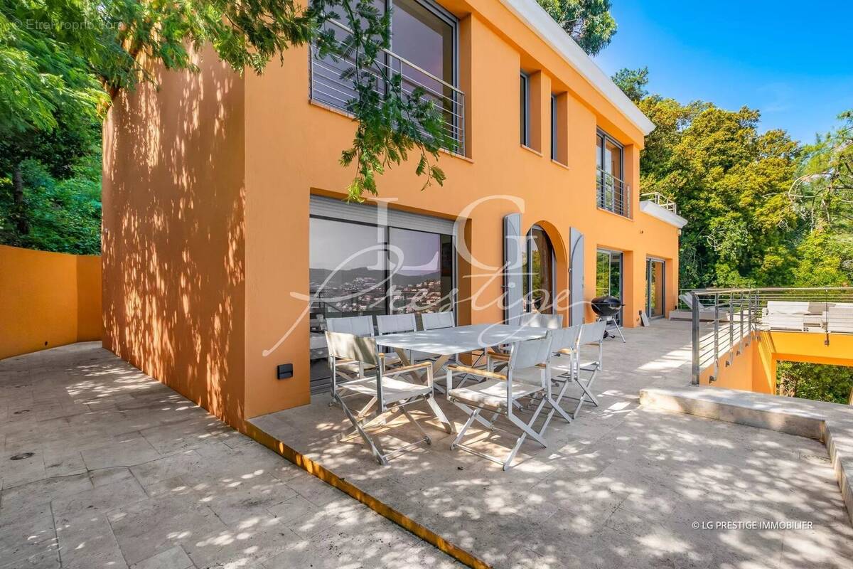 Maison à THEOULE-SUR-MER