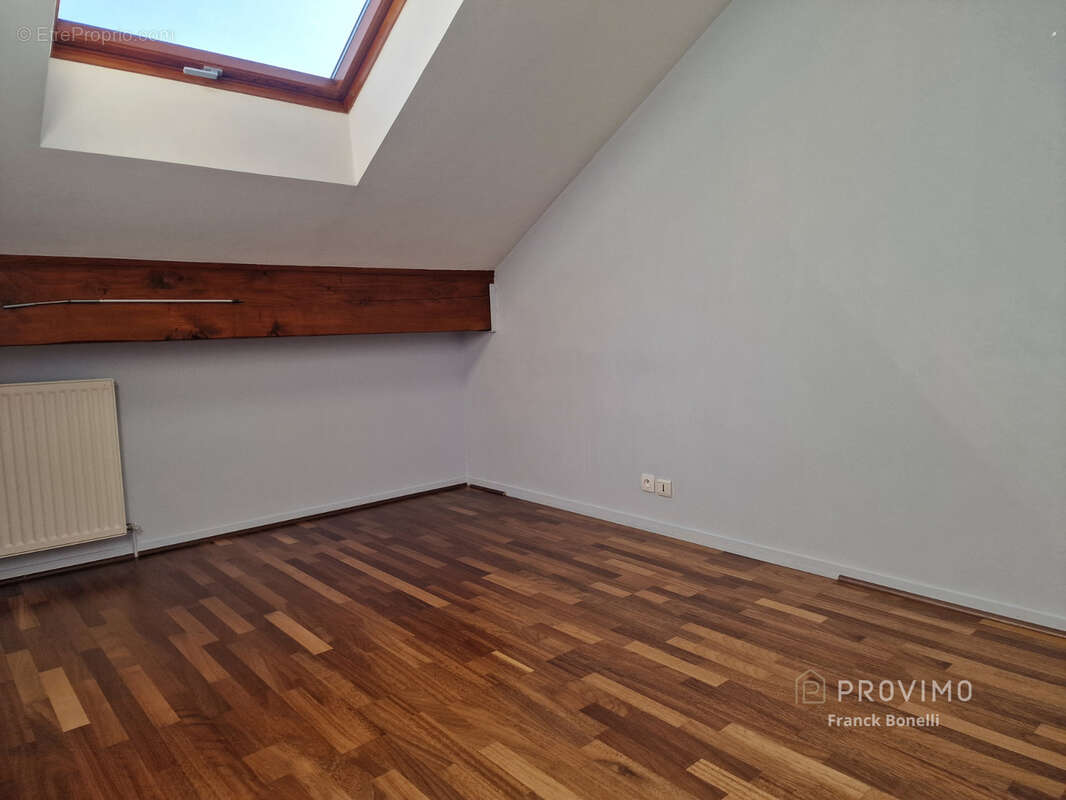 Appartement à SAINT-JULIEN-EN-GENEVOIS