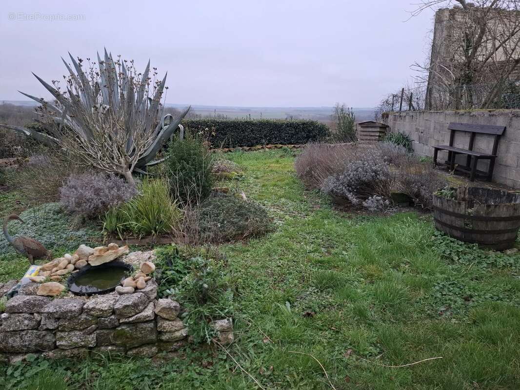Maison à FONTAINE-CHALENDRAY