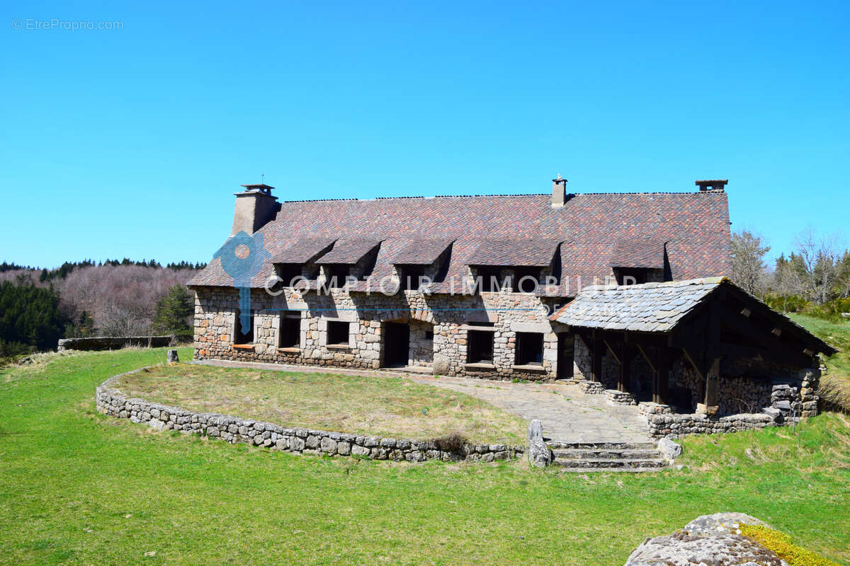 Dépt.(07) - A VENDRE Secteur Le LAC D'ISSARLES - Propriété de 56 ha avec Maison de 270 m2 et Ferme de 340 m2 - photo 21