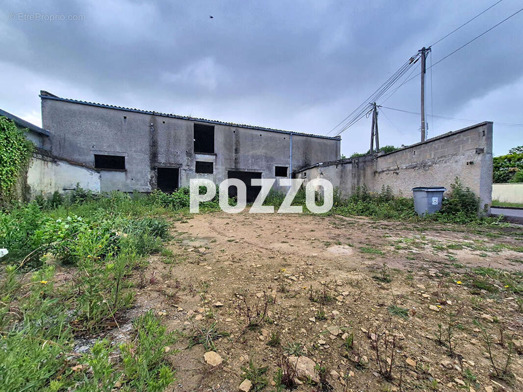 A VENDRE Bâtiment à renover Courseulles Sur Mer - photo 3
