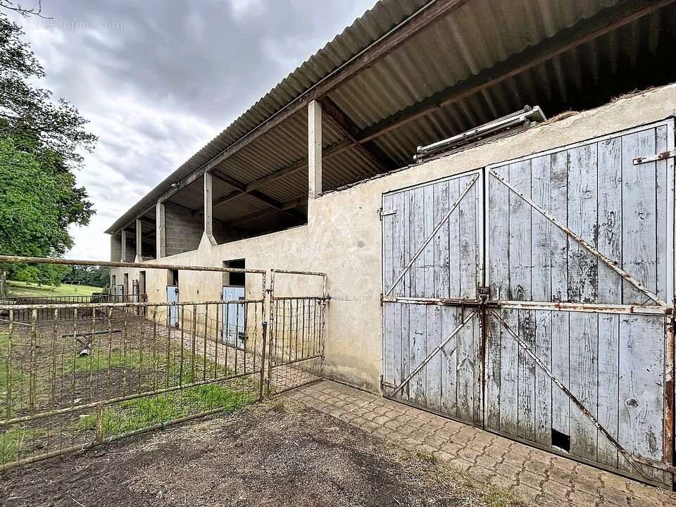 Bergerie avec terres agricoles à proximité immédiate de NOGENT LE ROTROU - photo 3