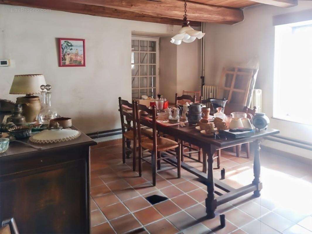 Maison avec son parc en bord de rivière - photo 5