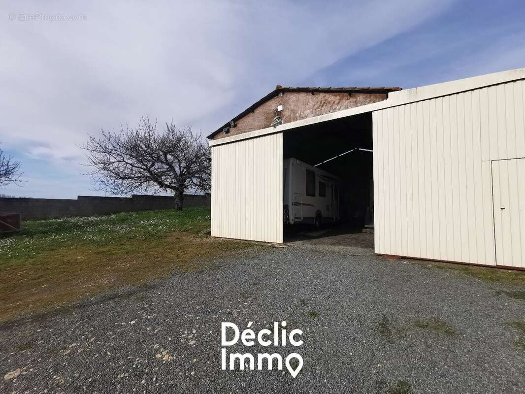 Maison à XANTON-CHASSENON