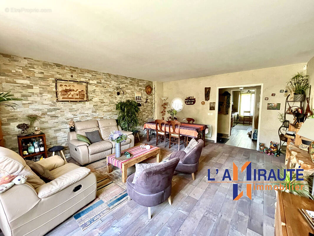 Appartement à HOUILLES