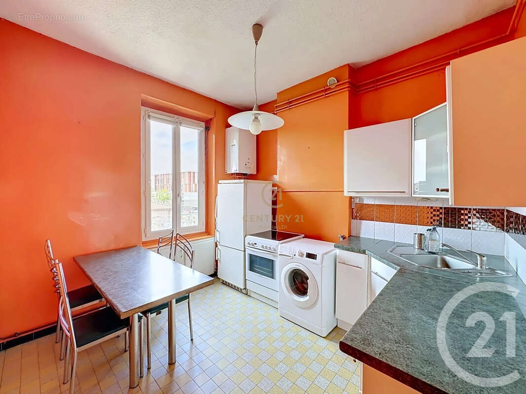 Appartement à LYON-8E