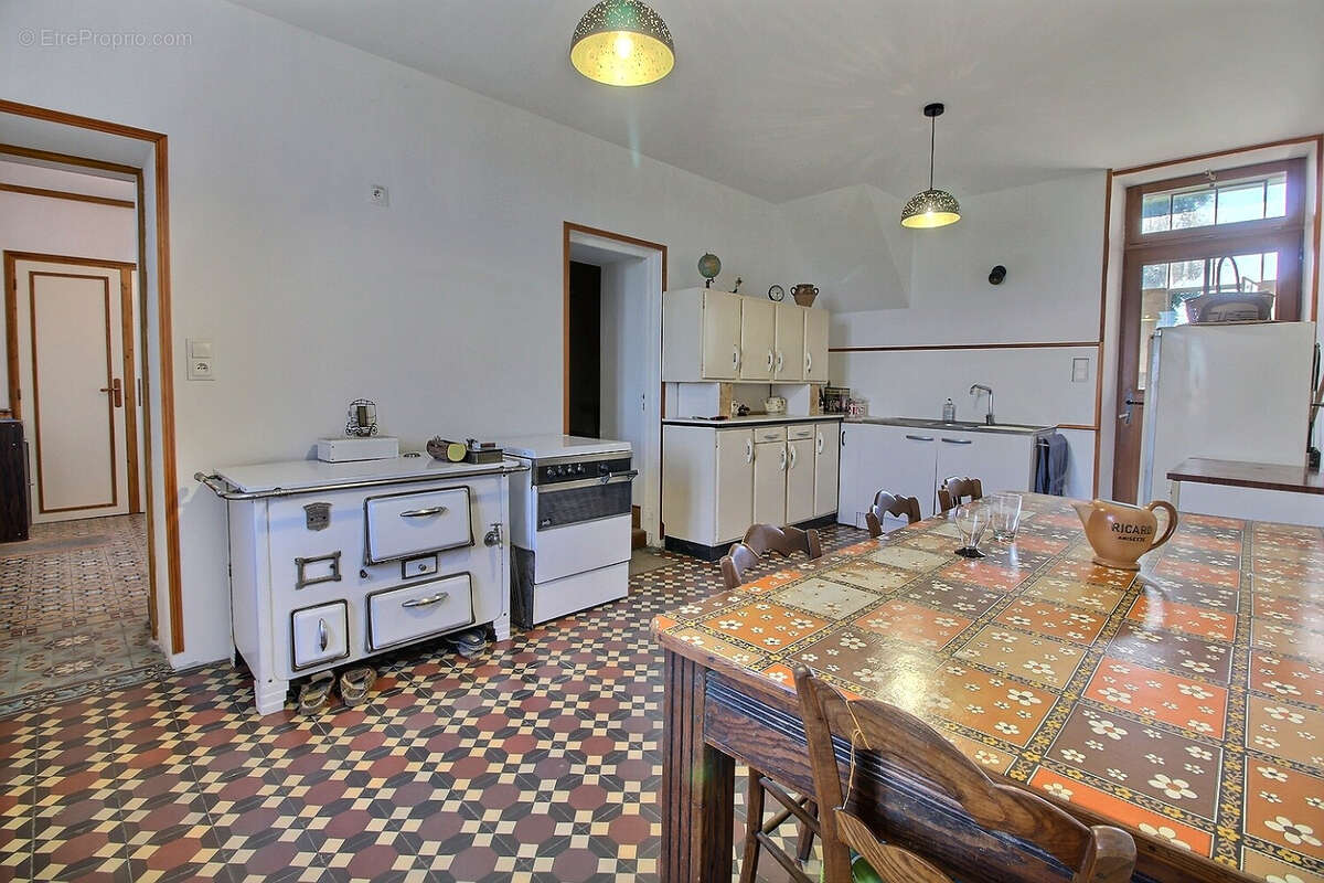 Maison à SAINT-MARTIN-DU-TARTRE