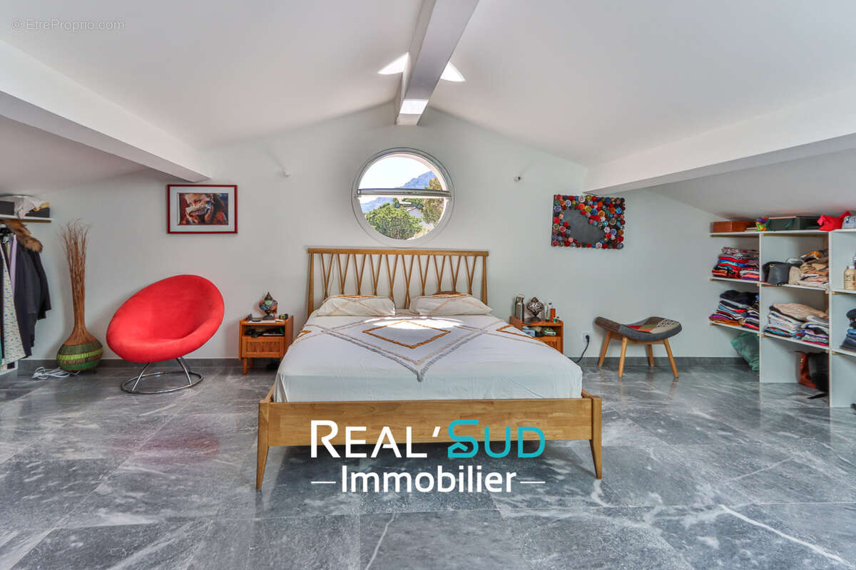 Maison à MARSEILLE-9E