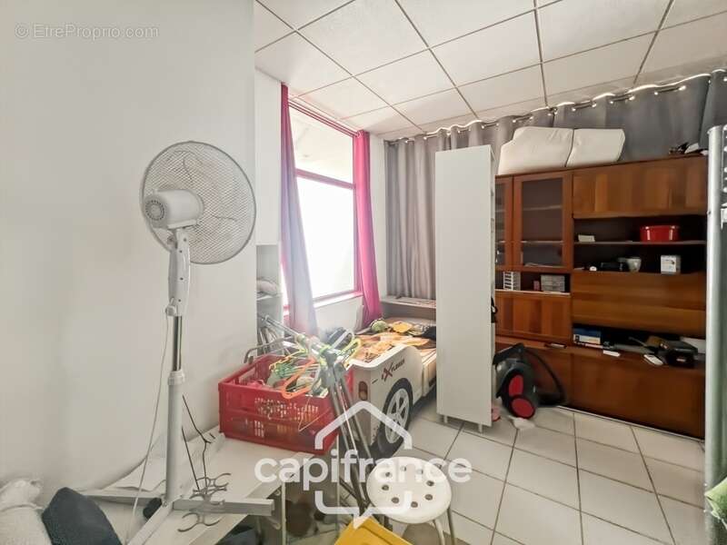 Commerce à LA LONDE-LES-MAURES