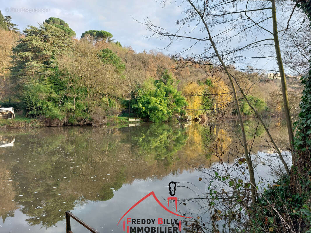 Terrain à SAINT-JACQUES-DE-THOUARS