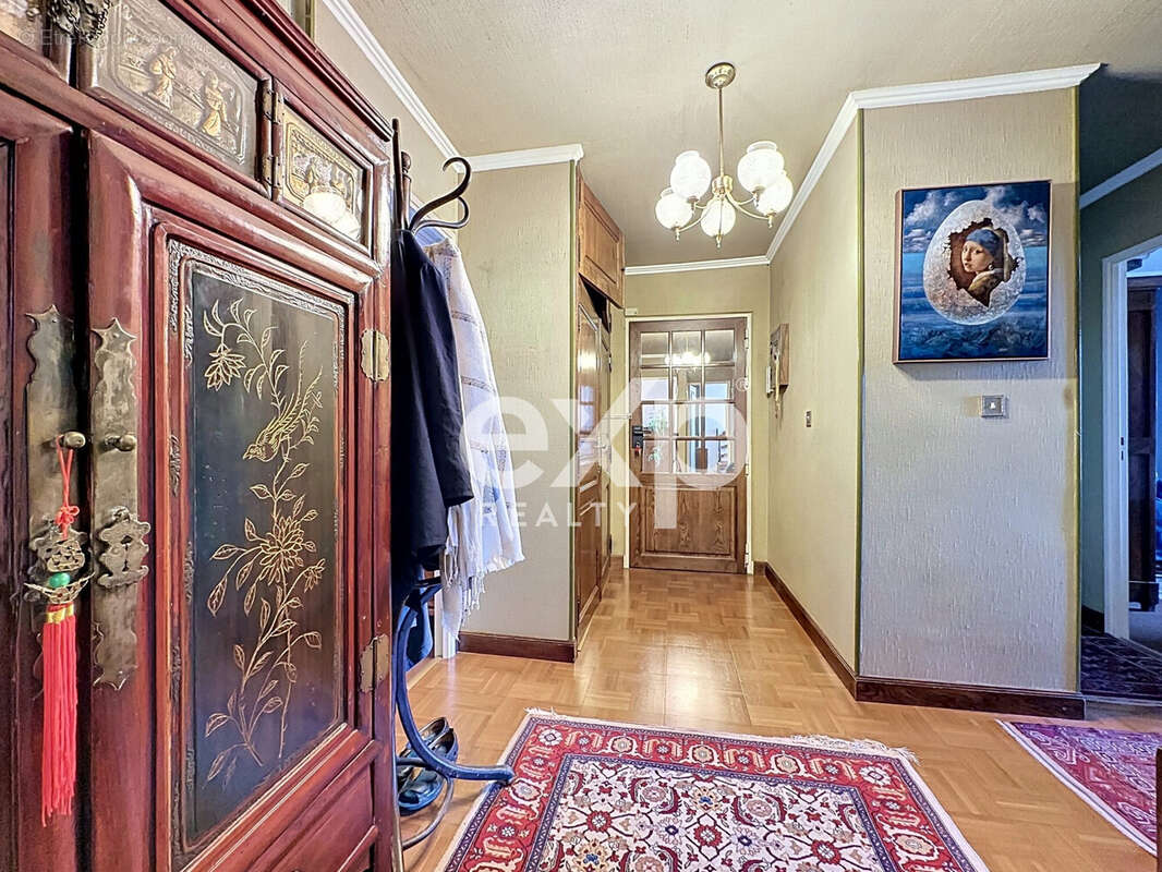 Appartement 100 m² à Saint-Denis  - photo 8