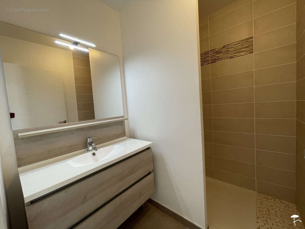 Maison à VILLENAVE-D&#039;ORNON