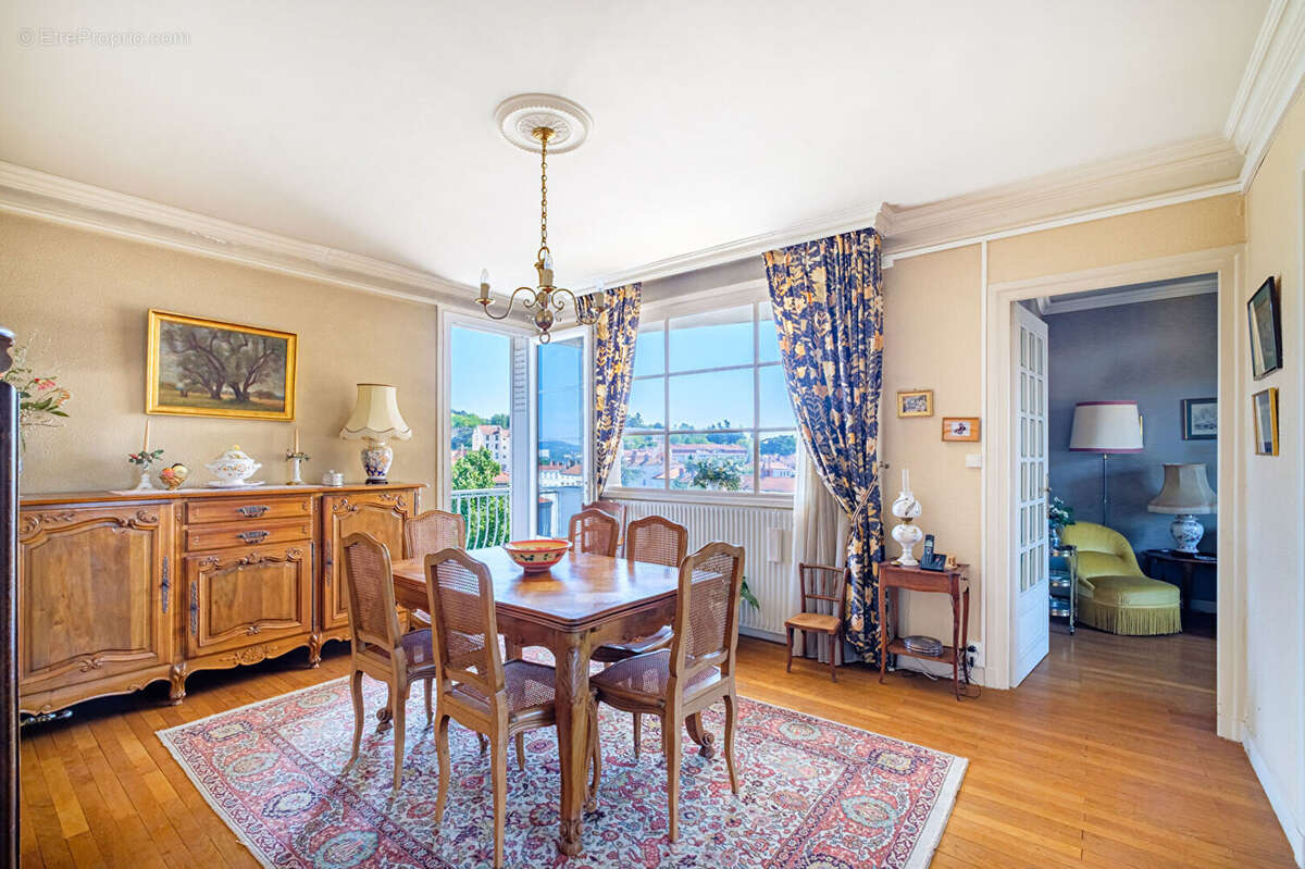 Appartement à LYON-5E