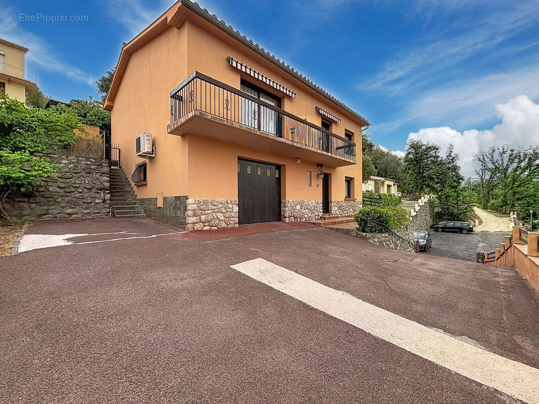 Maison de caractère avec jardin   Un beau potentiel à exploiter à Codalet - photo 16