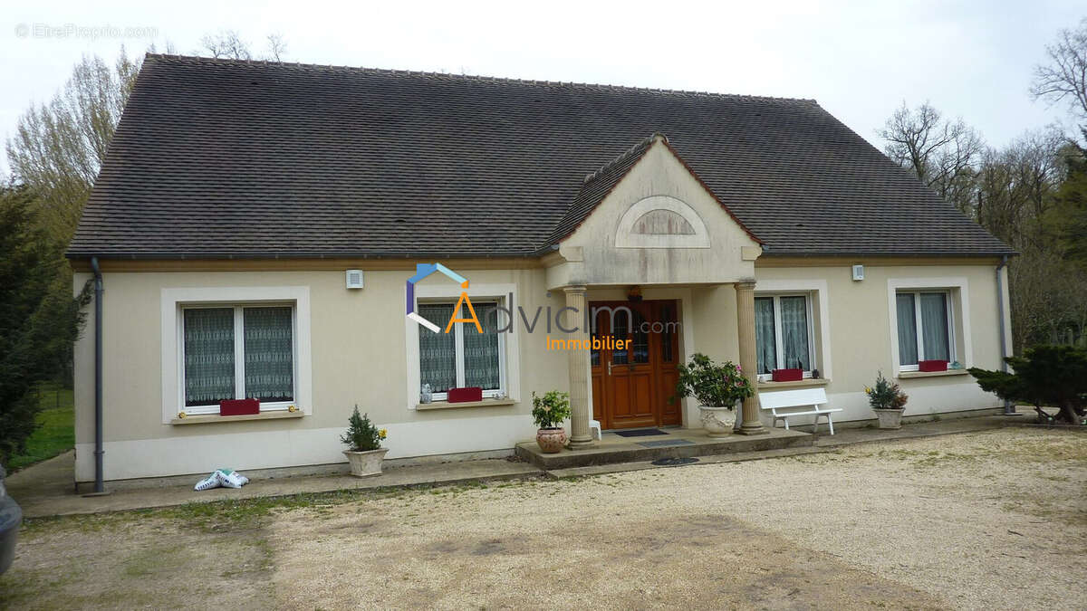 Maison à COURTENAY